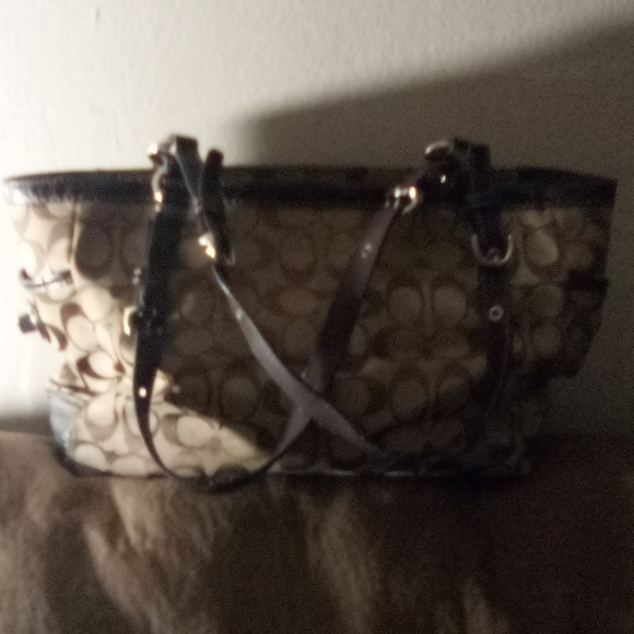 Purse - Picture 1 of 1